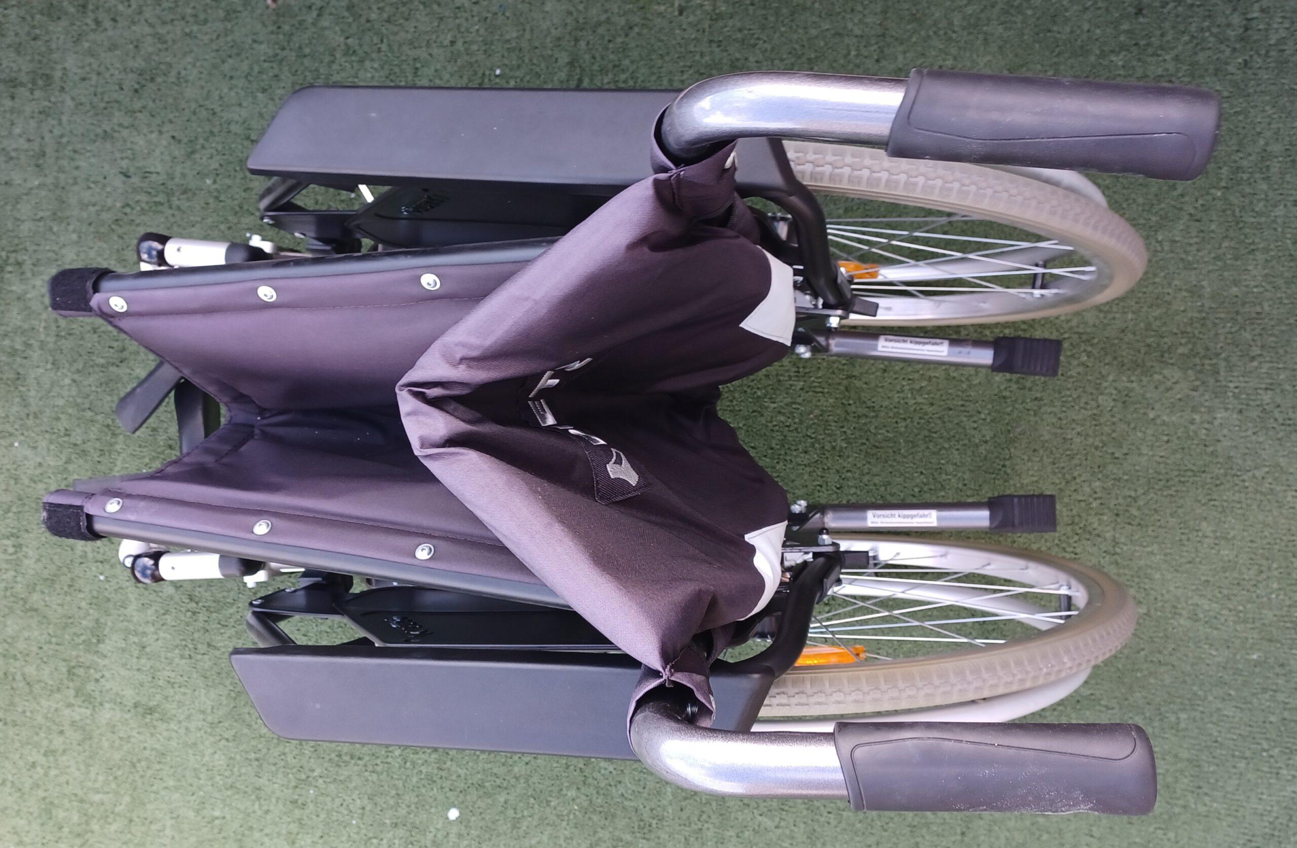 Silla de ruedas manual de segunda mano ligera y plegable