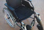 Silla de ruedas manual de segunda mano ligera y plegable