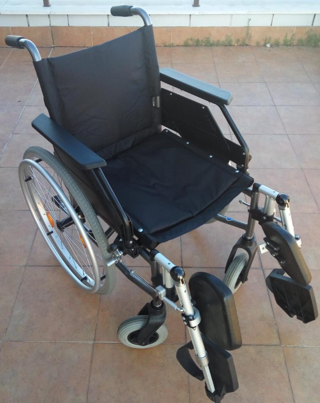 Silla de ruedas manual de segunda mano ligera y plegable