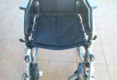 Silla de ruedas manual de segunda mano ligera y plegable