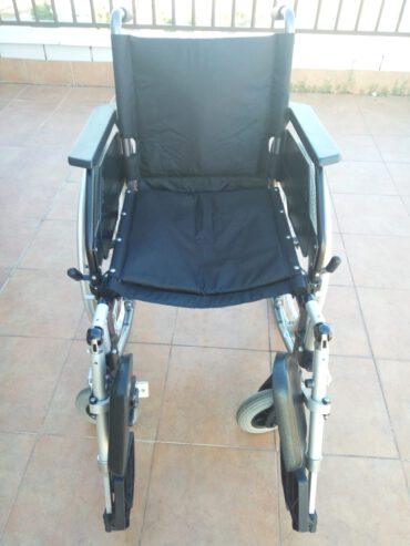 Silla de ruedas manual de segunda mano ligera y plegable