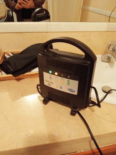Silla eléctrica hasta 150Kg con respaldar ajustable.