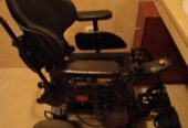 Silla eléctrica hasta 150Kg con respaldar ajustable.