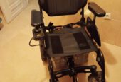 Silla eléctrica hasta 150Kg con respaldar ajustable.
