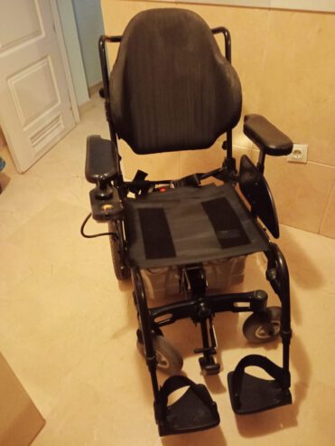 Silla eléctrica hasta 150Kg con respaldar ajustable.