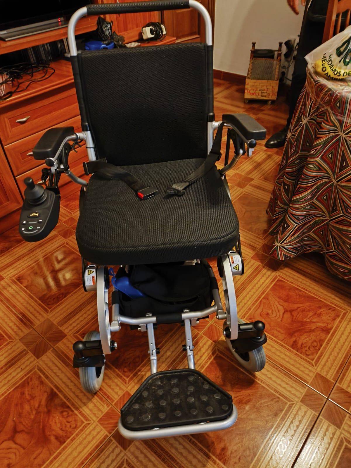 Silla de ruedas plegable