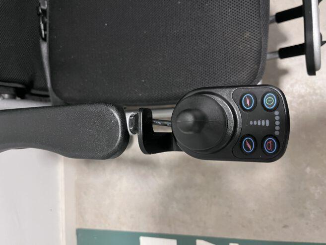 Silla de ruedas eléctrica W5517