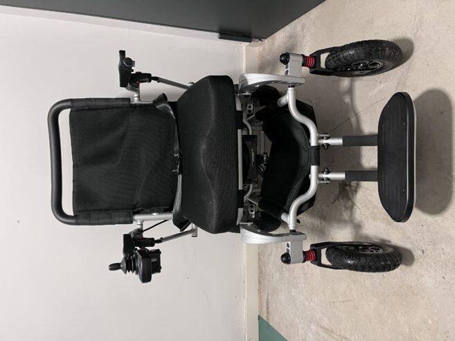 Silla de ruedas eléctrica W5517