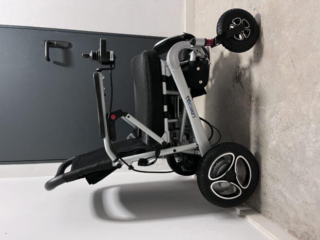 Silla de ruedas eléctrica W5517