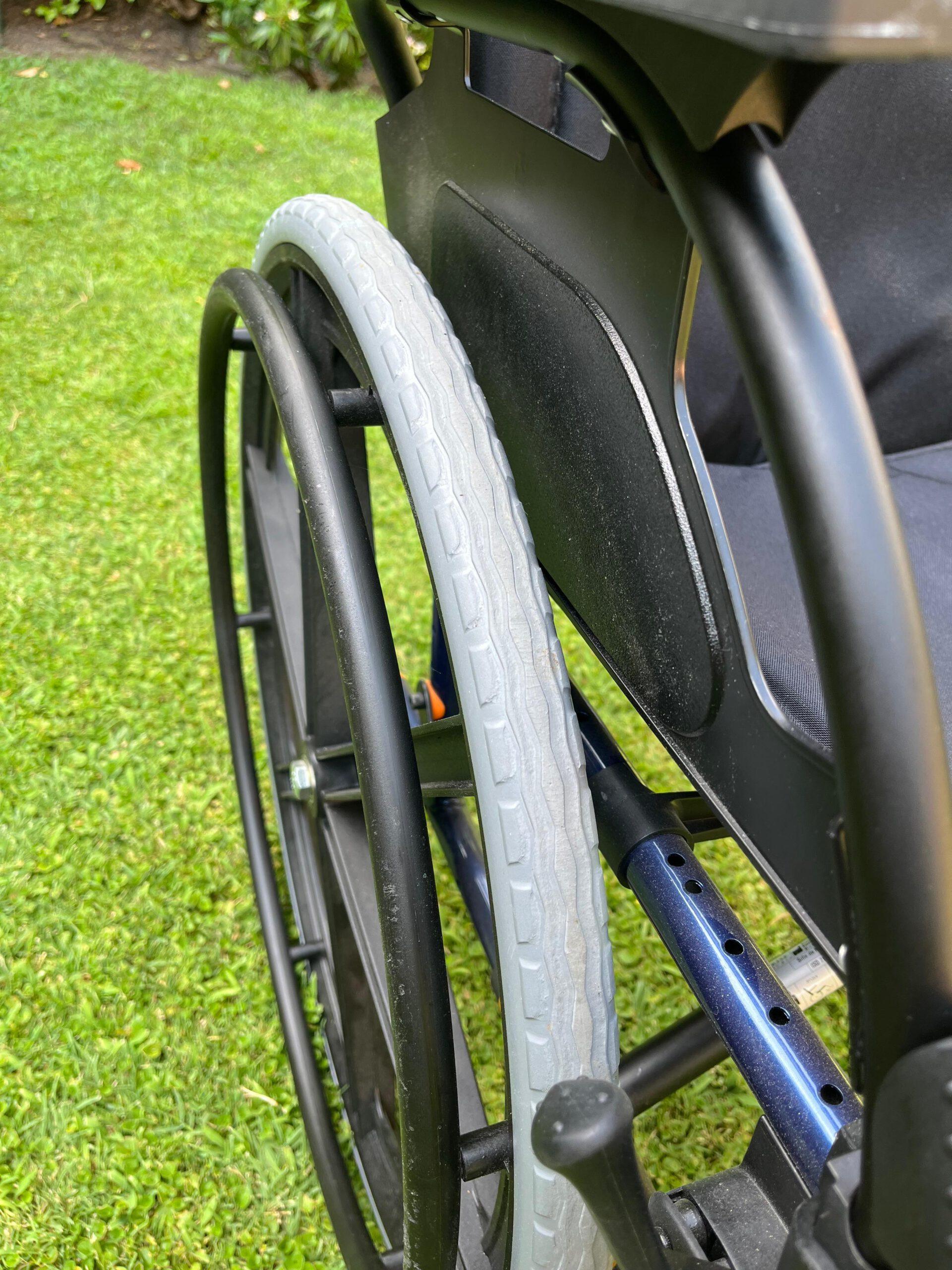 Silla de ruedas Breezy de ocasión ZY Premium plegable