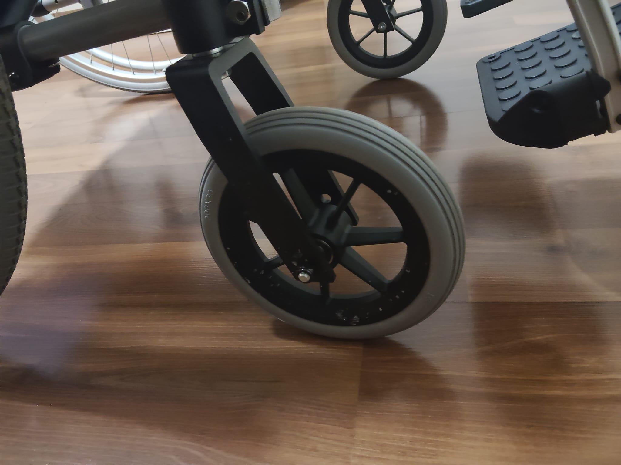 Silla de ruedas de ocasión nueva