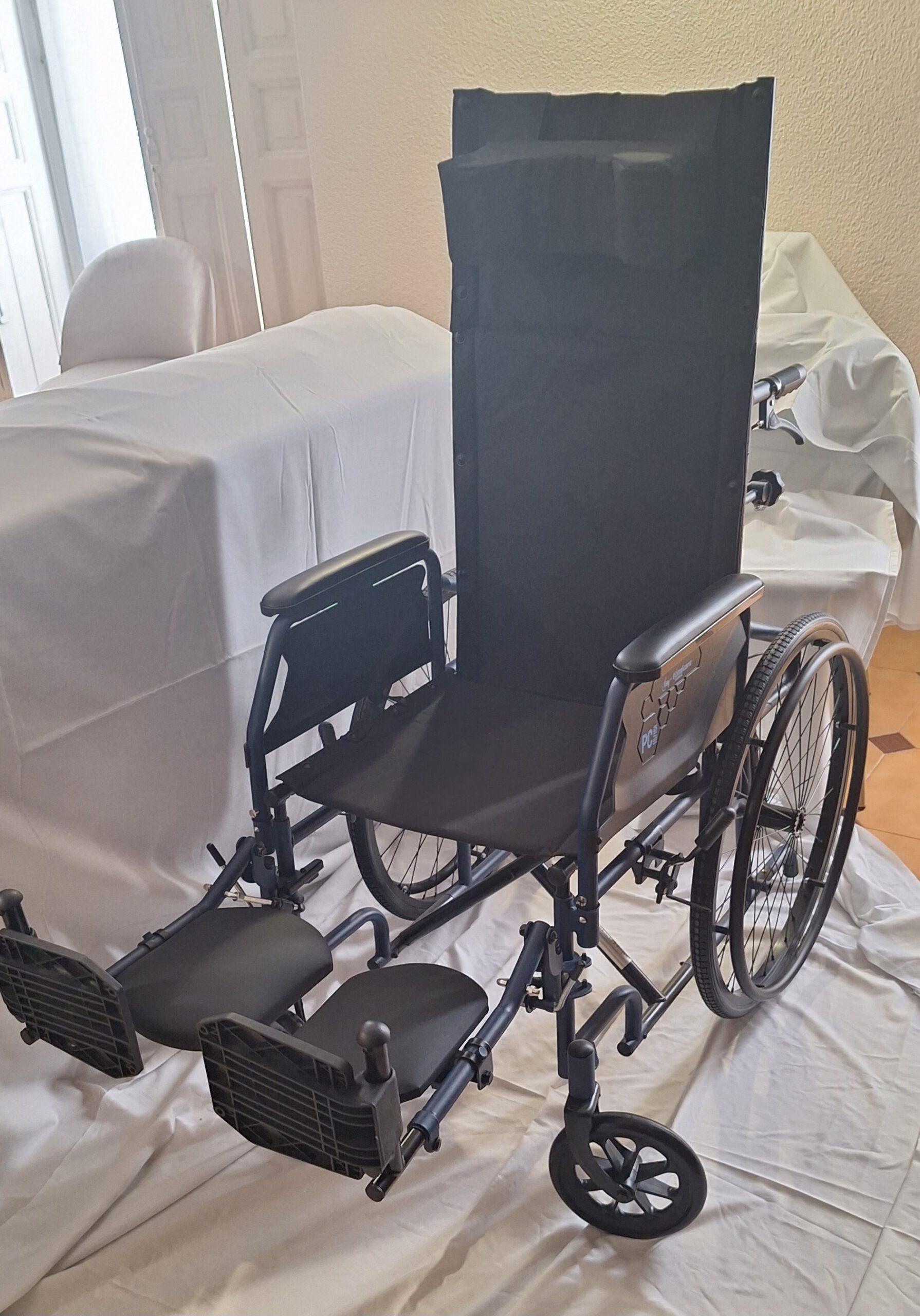 Silla de ruedas reclinable, plegable y autopropulsable