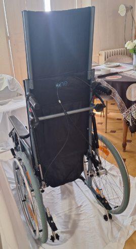Silla de ruedas de aluminio con apoyacabezas Comfy