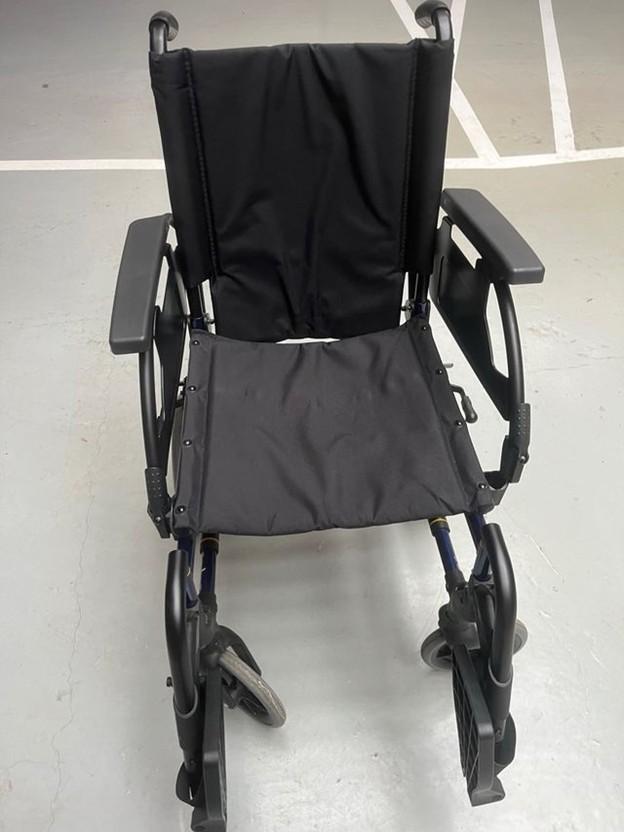 Silla de ruedas de acero Breezy Premium de ocasión