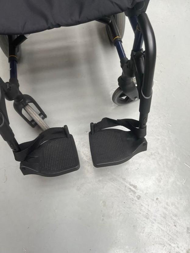 Silla de ruedas de acero Breezy Premium de ocasión