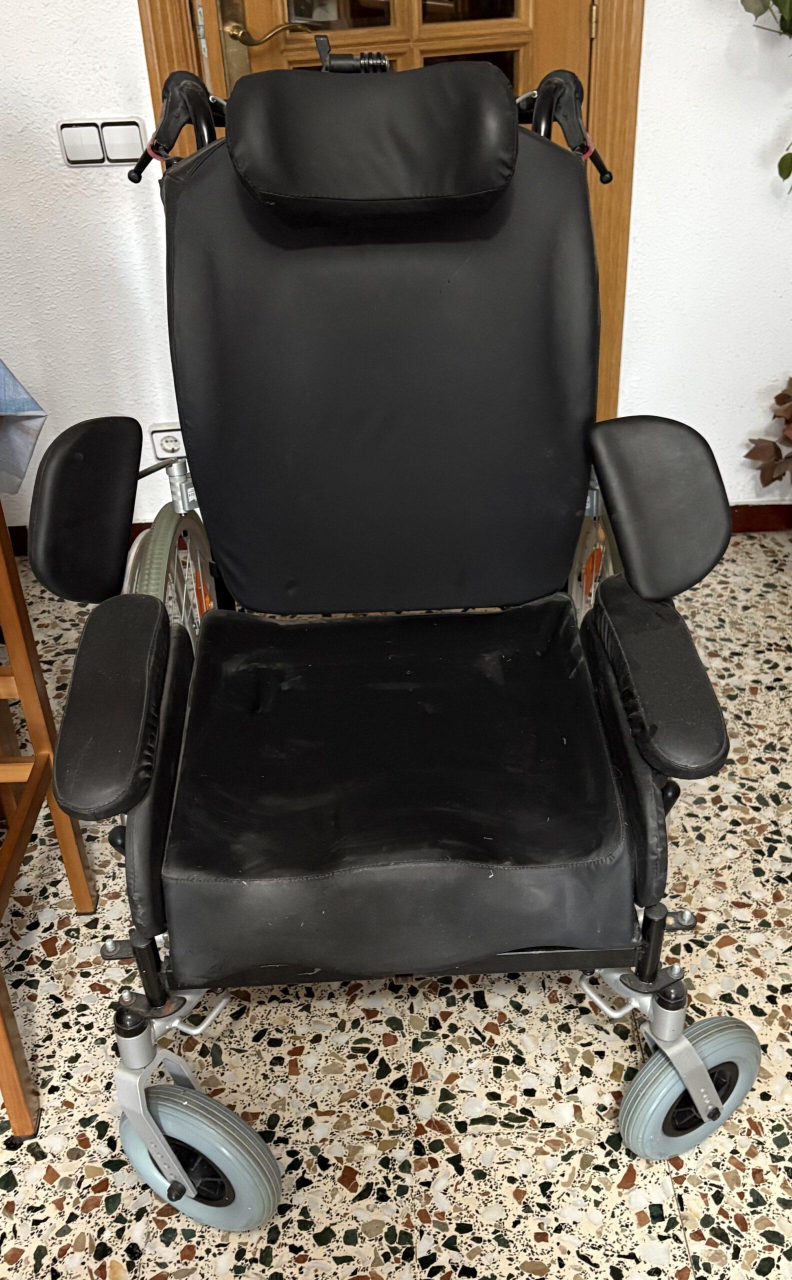 Silla ruedas persona con discapacidad