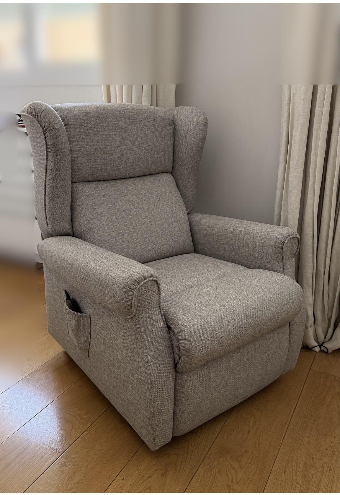 Sillón ortopédico eléctrico reclinable y elevador
