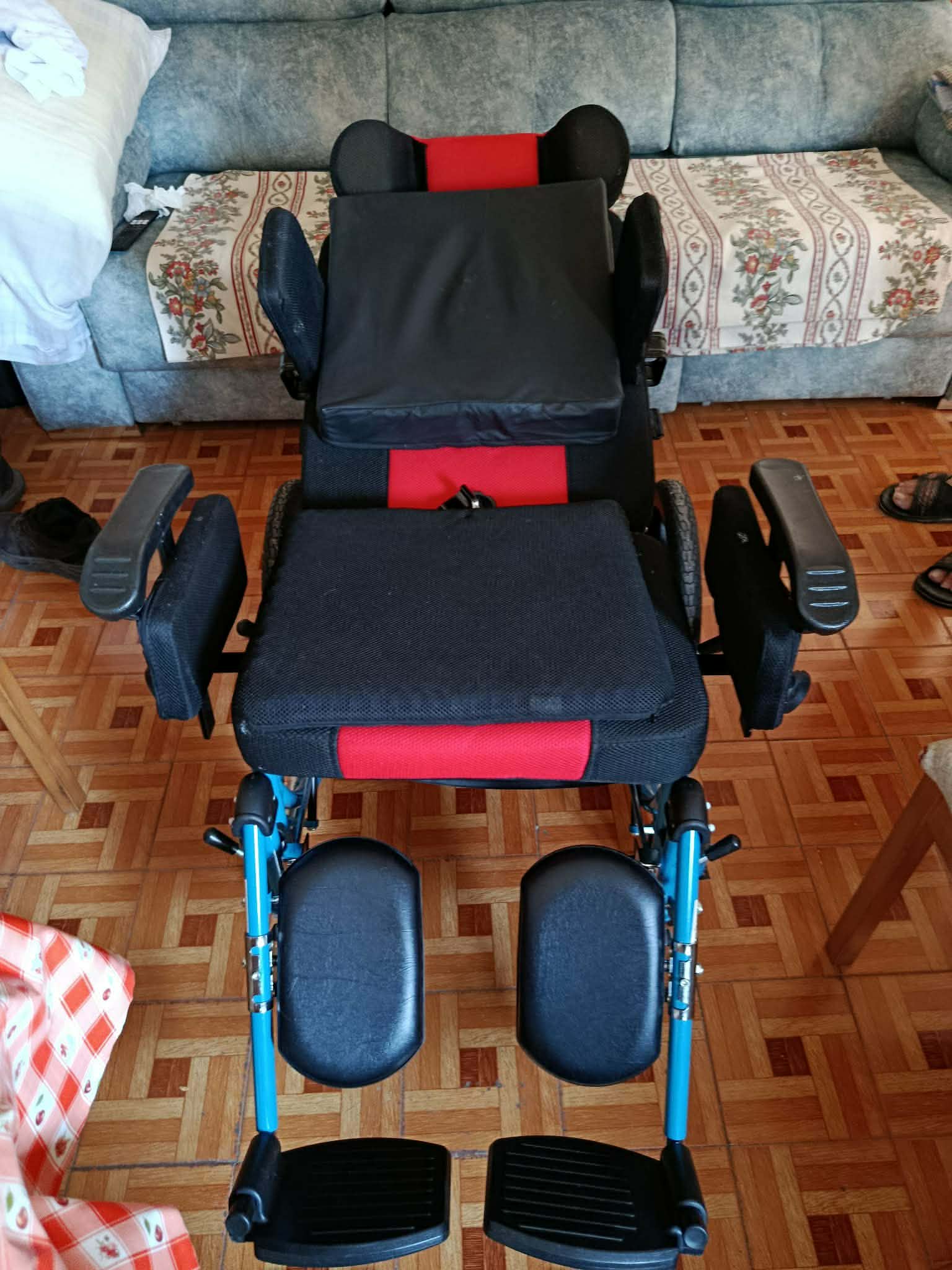 Silla de ruedas manual reclinable