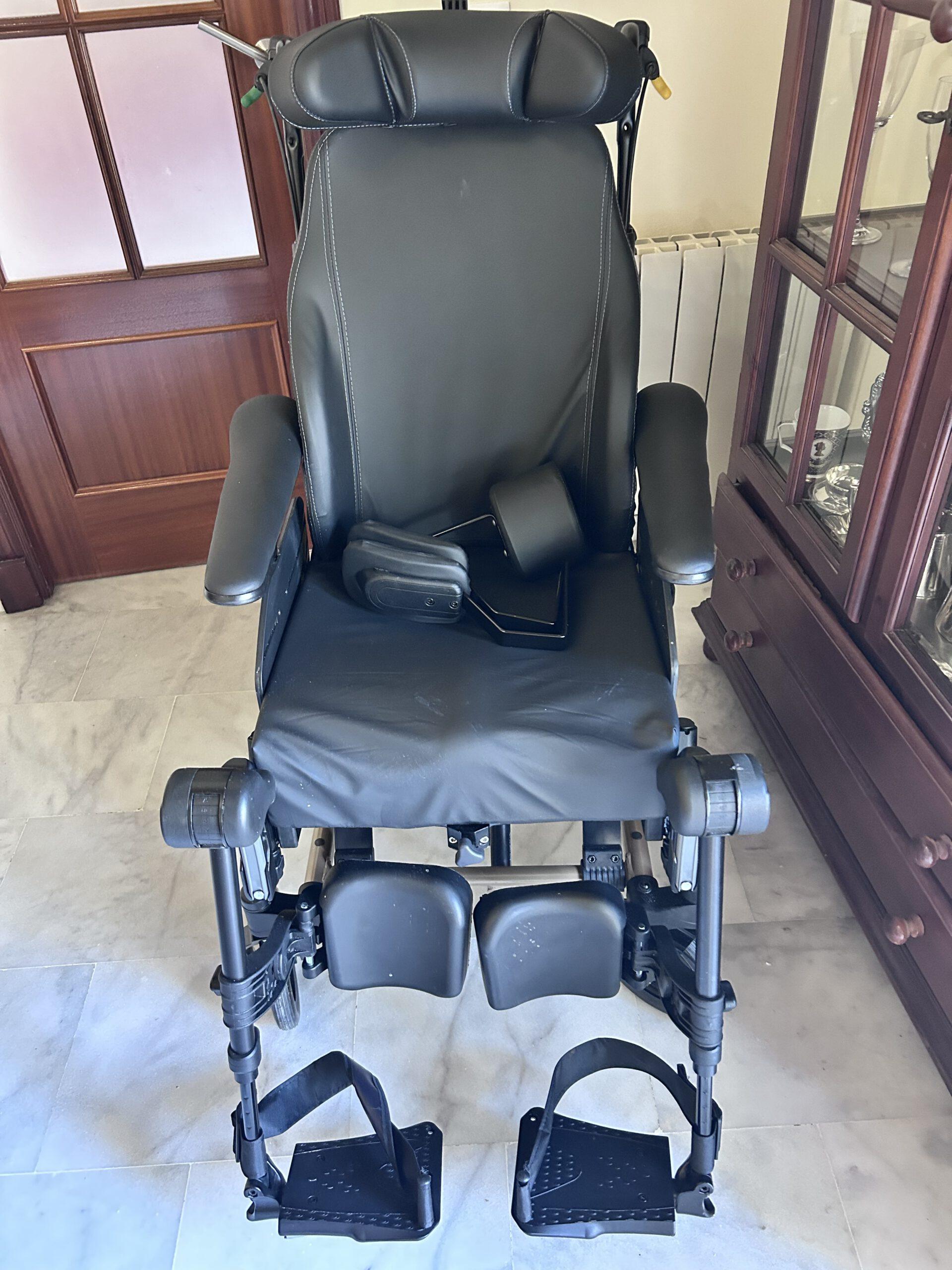 Silla de ruedas manual basculante de segunda mano